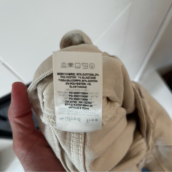 Aritzia Wilfred free Kelsey pant in bone color - Picture 9 of 11